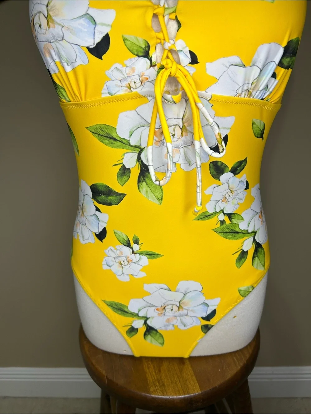 Cupshe Yellow Floral Lace-Up One-Piece Swimsuit with White Accents
